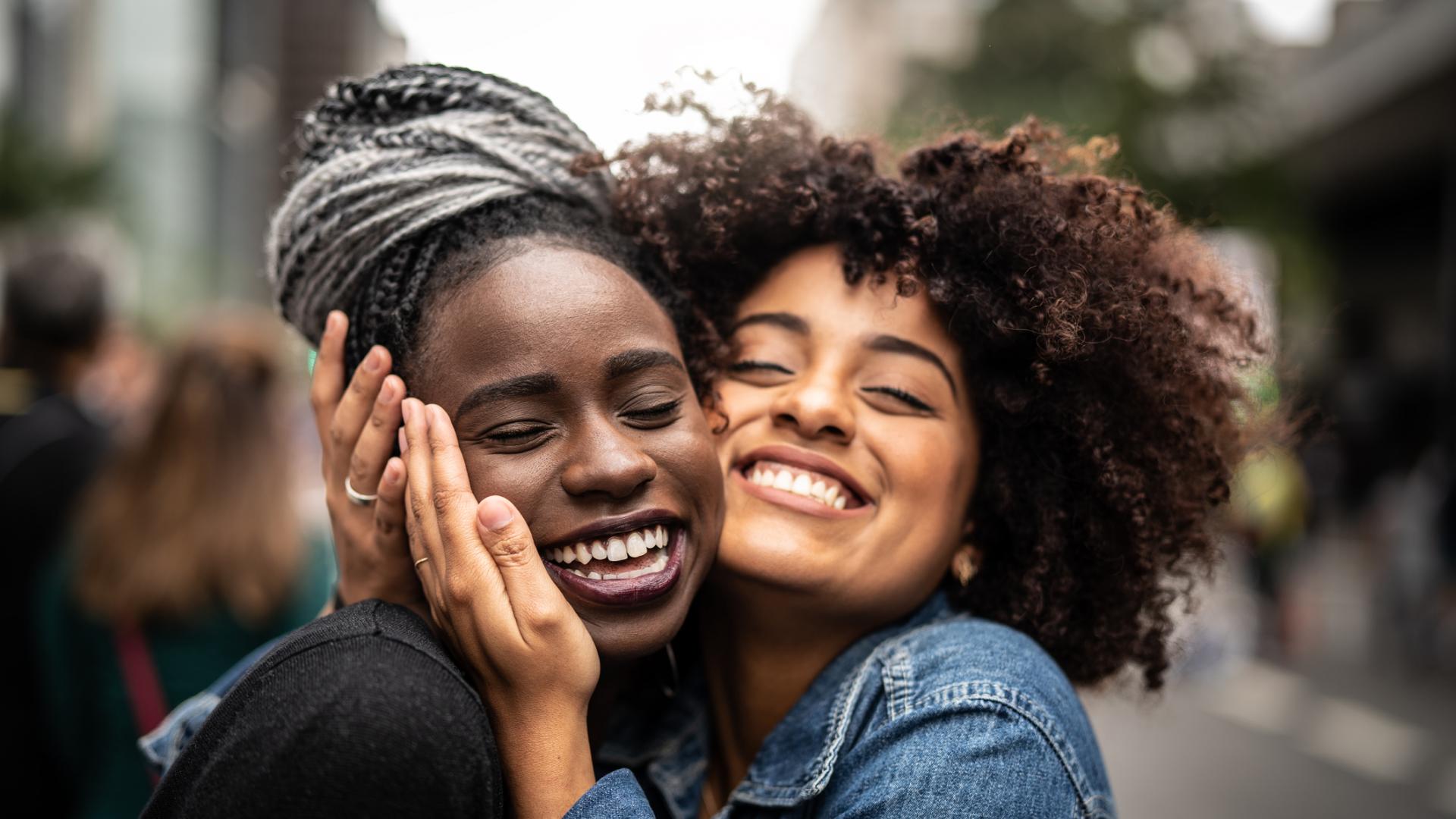 Freundschaft, Freundinnen, diversity, schwarze Frauen