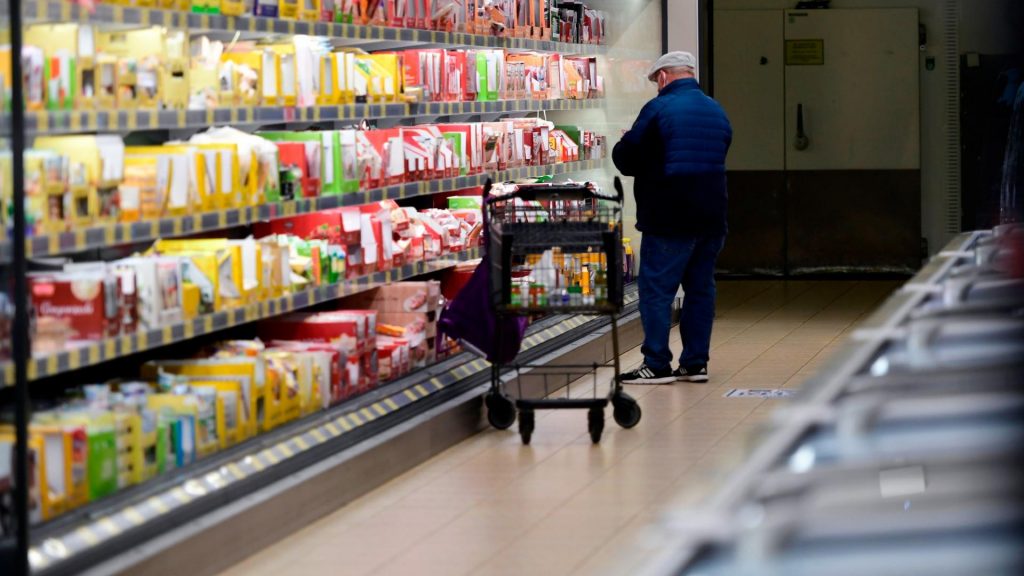 Einkaufen im Discounter Aldi