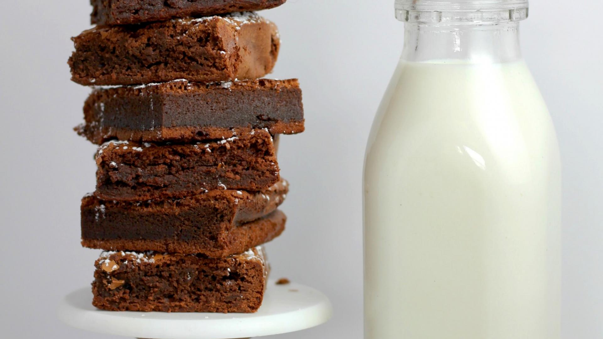 Brownies und Milch