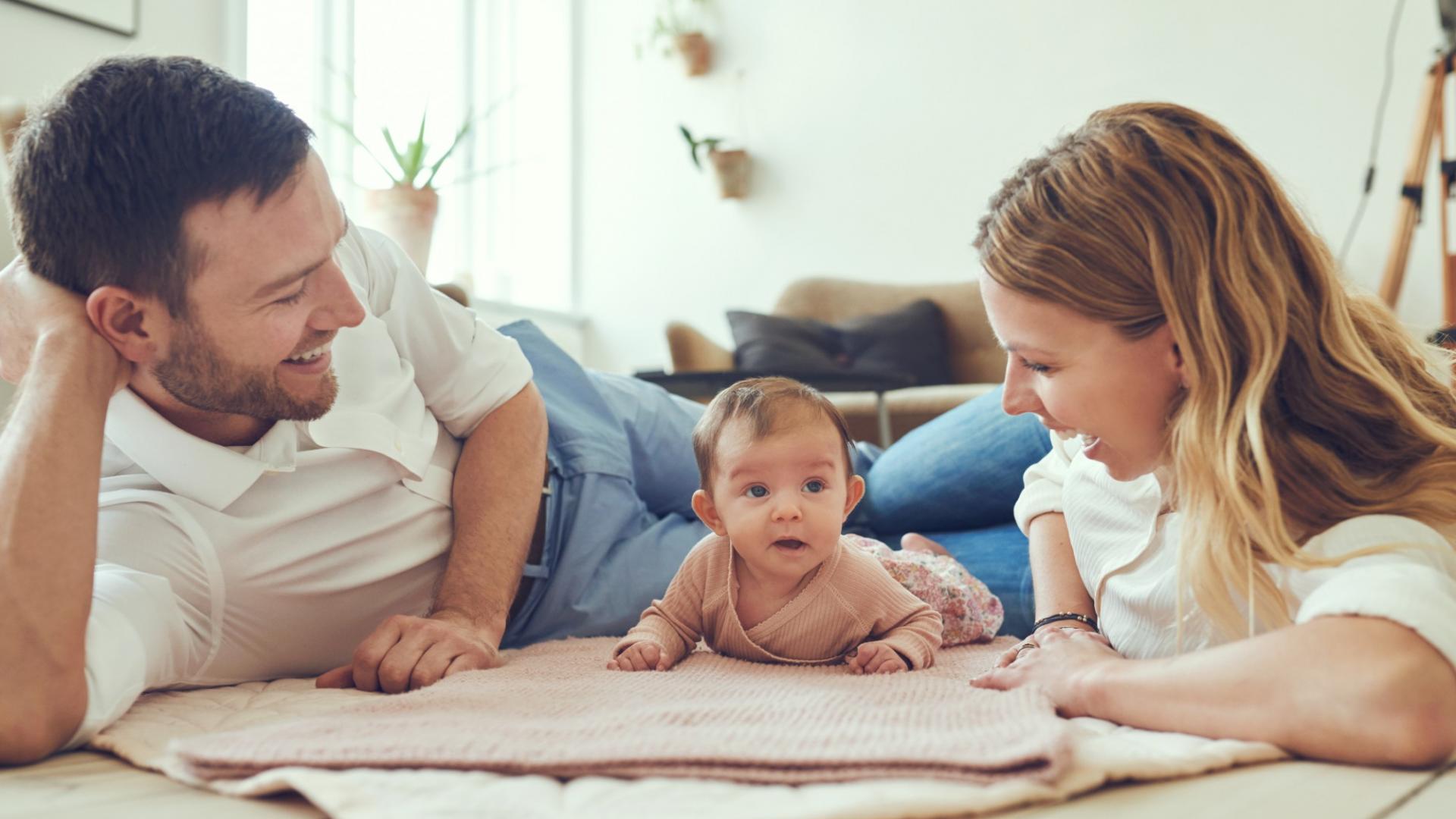 Eltern Baby glücklich