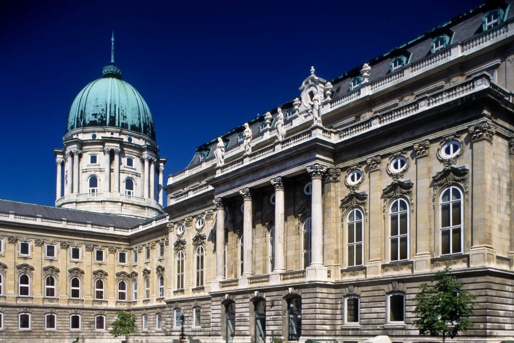 Shadow and Bone Burgpalast Budapest