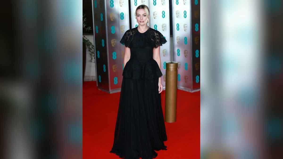 Margot Robbie bei einem Auftritt in London. © Copyright (c) 2020 Cubankite/Shutterstock.  No use without permission.