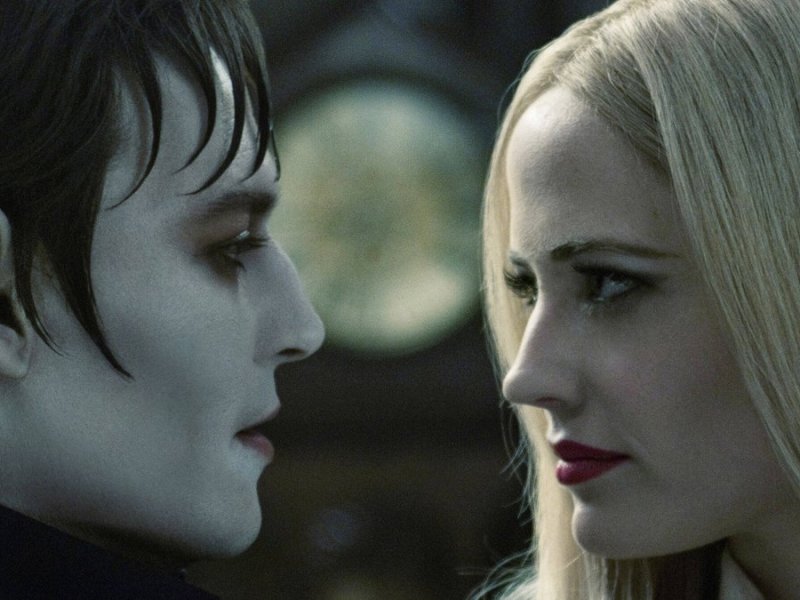 Johnny Depp und Eva Green in "Dark Shadows". © imago images/Everett Collection