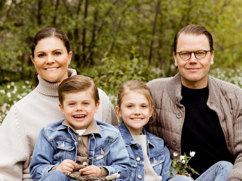 Kronprinzessin Victoria und Prinz Daniel von Schweden mit ihren Kindern Prinz Oscar und Prinzessin Estelle.. © Linda Broström