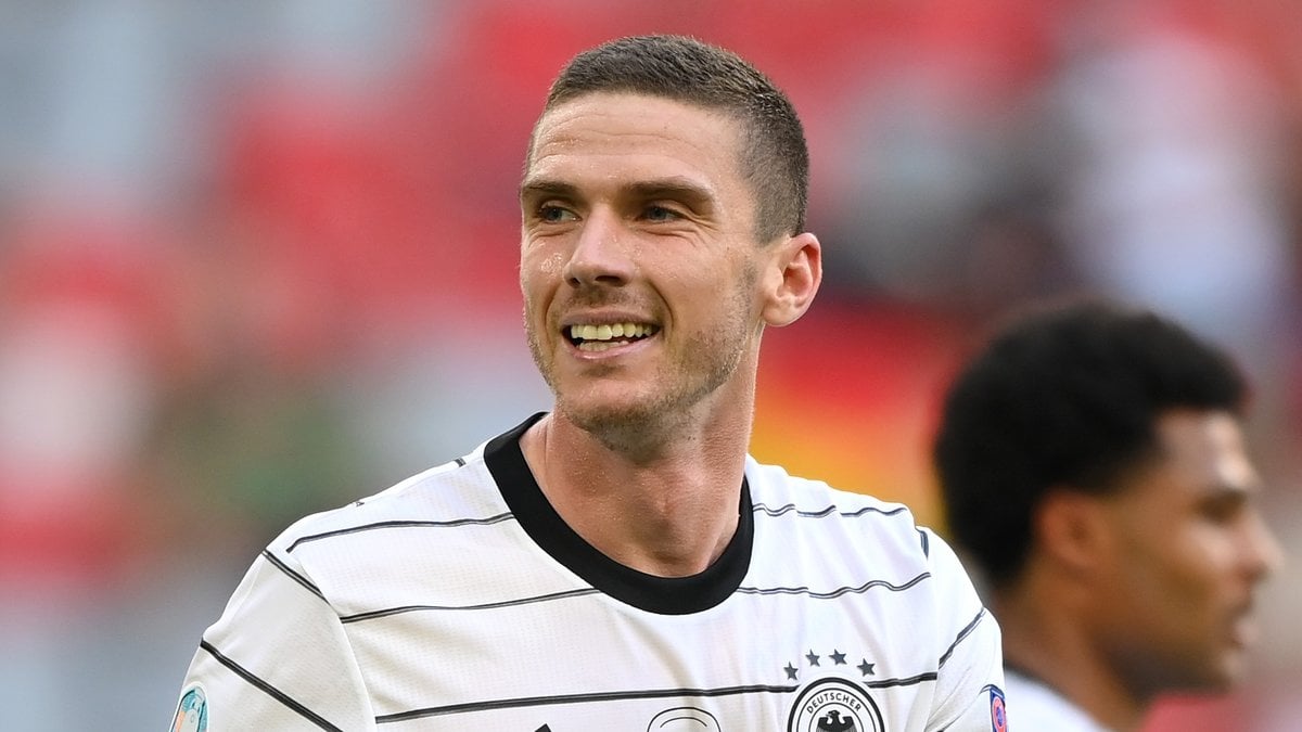 Robin Gosens beweist aktuell als Spieler der deutschen Nationalmannschaft sein fußballerisches Können.. © getty/[EXTRACTED]: Sebastian Widmann - UEFA/UEFA via Getty Images