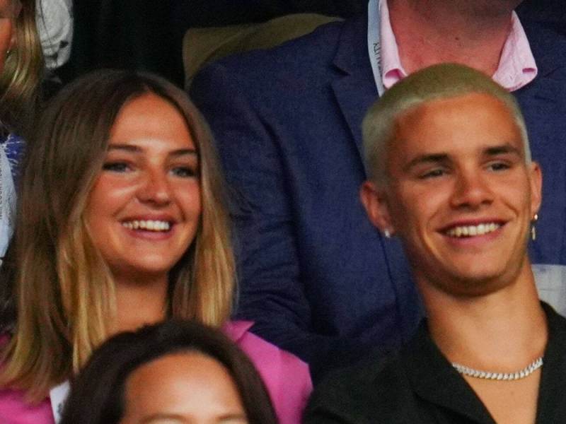 Romeo Beckham und Freundin Mia in Wimbledon. © imago images/Javier Garcia/BPI/Shutterstock