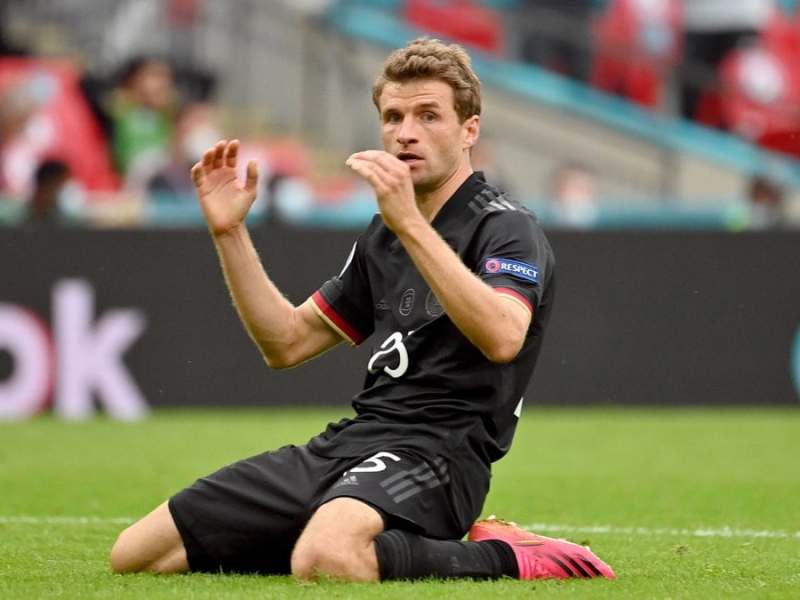 Thomas Müller nach der vertanen Chance im EM-Achtelfinalspiel.. © imago images/Sven Simon