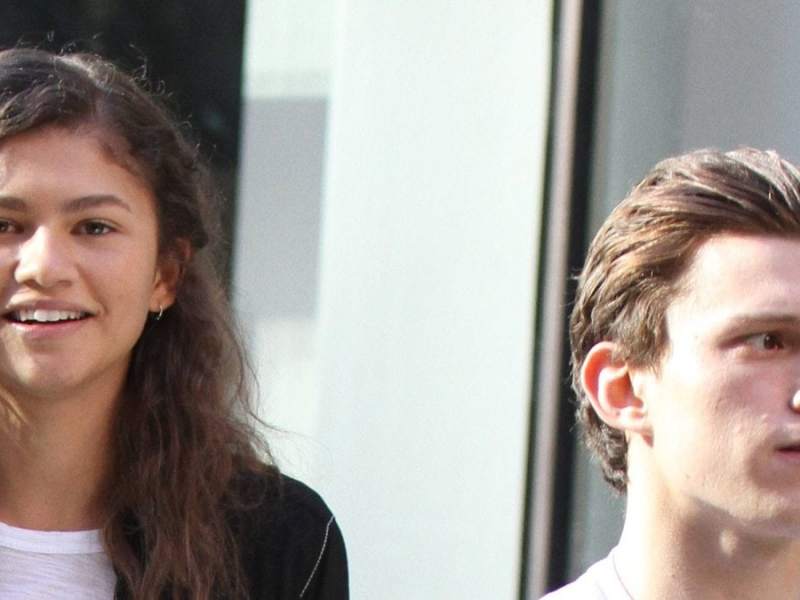 Zendaya und Tom Holland bei gemeinsamen Dreharbeiten.. © imago/MediaPunch