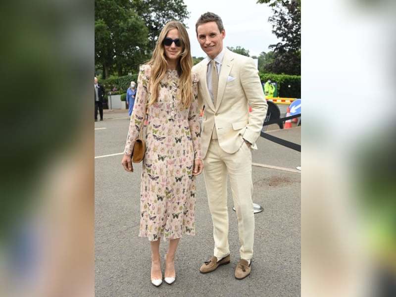 Eddie Redmayne und Frau Hannah gaben in Wimbledon ein stylisches Paar ab.. © Imago Images/i Images/Stephen Lock