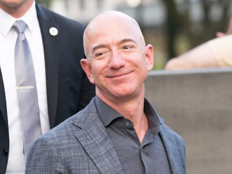 Jeff Bezos ist noch reicher geworden.. © lev radin/Shutterstock.com