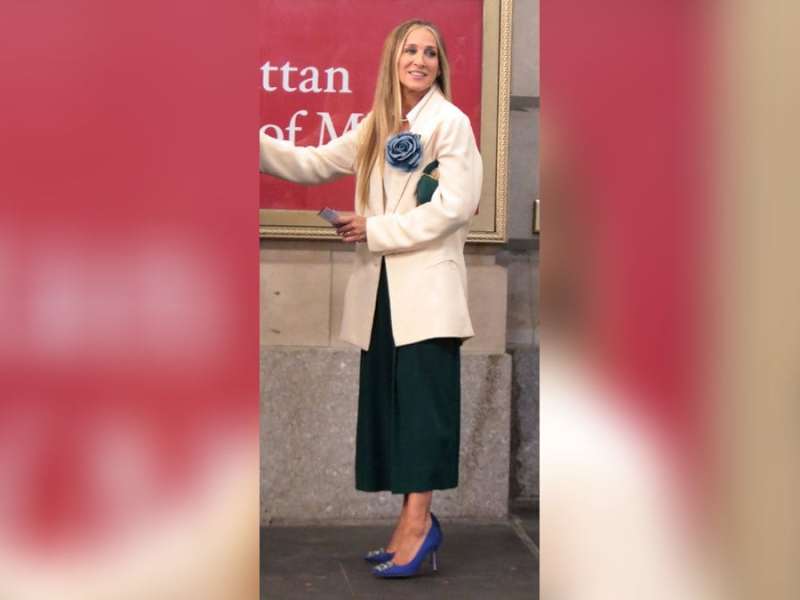 Sarah Jessica Parker mit ihren ikonischen Manolo-Blahnik-Pumps aus "Sex and the City". © imago/MediaPunch