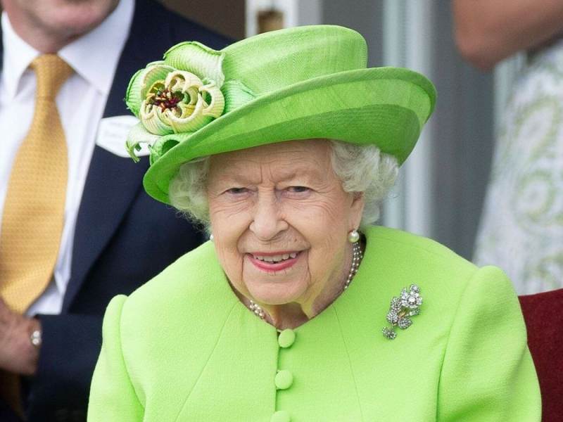 Queen Elizabeth II. nimmt im Oktober an einer Zeremonie in Schottland Teil.. © imago images/i Images