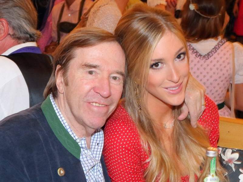 Günter und Alana Netzer 2015 auf dem Münchner Oktoberfest.. © imago images/Tinkeres