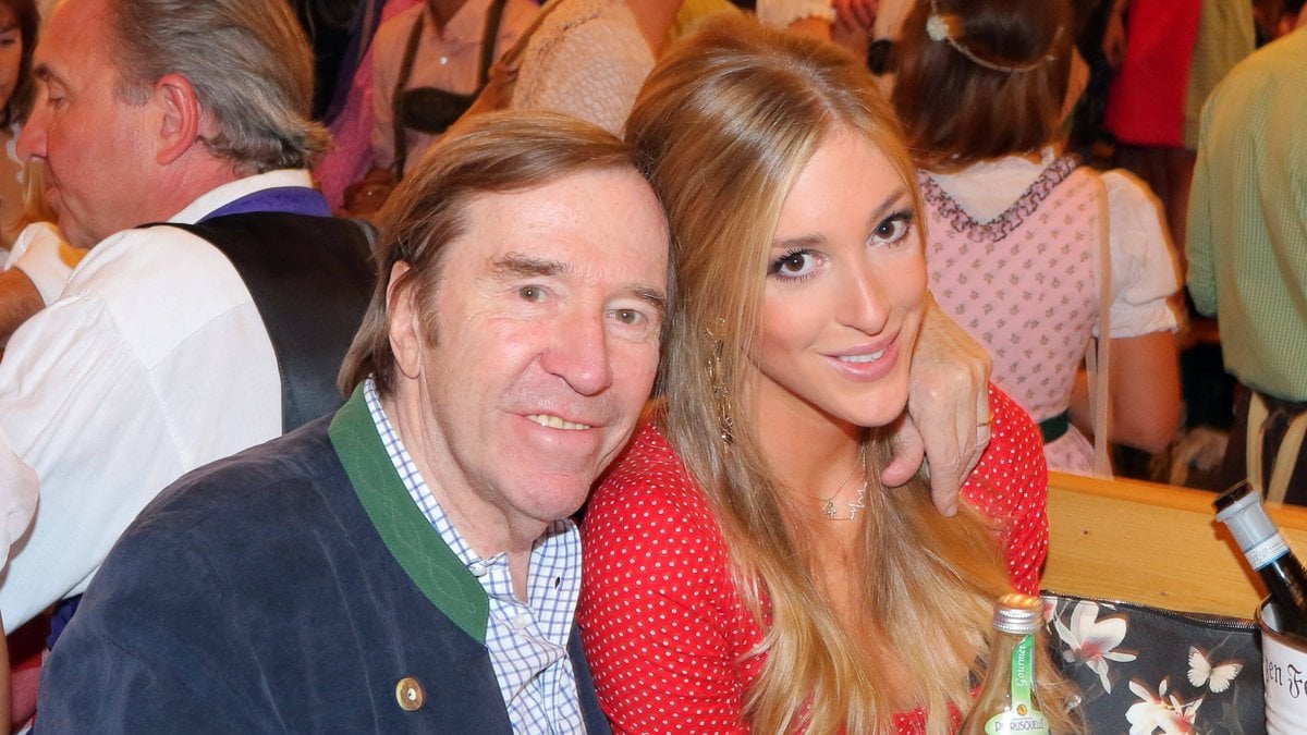 Günter und Alana Netzer 2015 auf dem Münchner Oktoberfest.. © imago images/Tinkeres