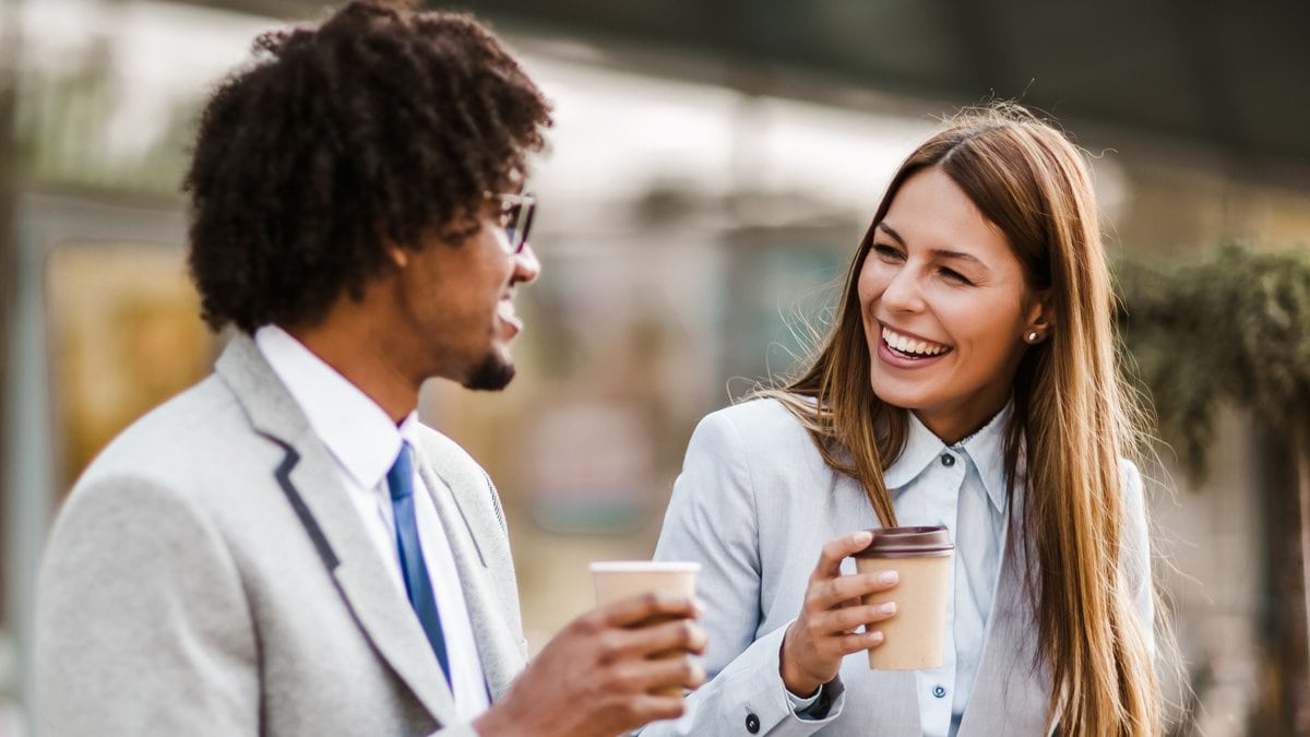 Von deftigen Speisen sollte man in der Mittagspause lieber die Finger lassen.. © adriaticfoto/Shutterstock.com