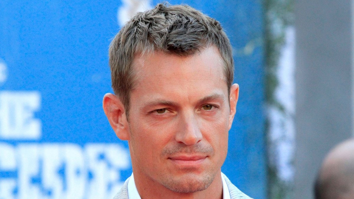 Joel Kinnaman hat eine einstweilige Verfügung gegen seine Ex-Affäre erwirken lassen.. © imago/Future Image