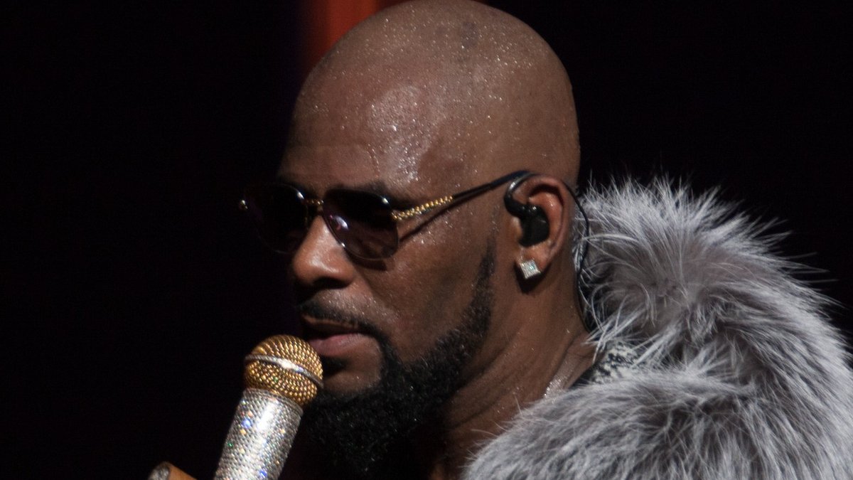 R. Kelly bei einem seiner Konzerte.. © Jamie Lamor Thompson/Shutterstock.com