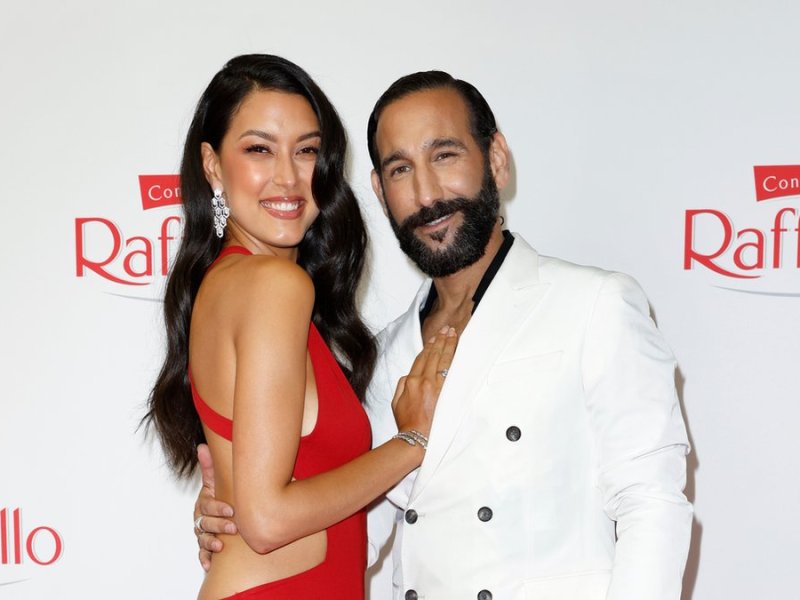 Rebecca Mir und Massimo Sinató beim "Raffaello Summer Dinner" in Berlin. © Getty Images/Franziska Krug for @raffaello.deutschland