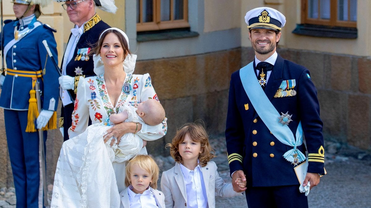 Prinz Carl Philip und Prinzessin Sofia von Schweden mit Prinz Julian