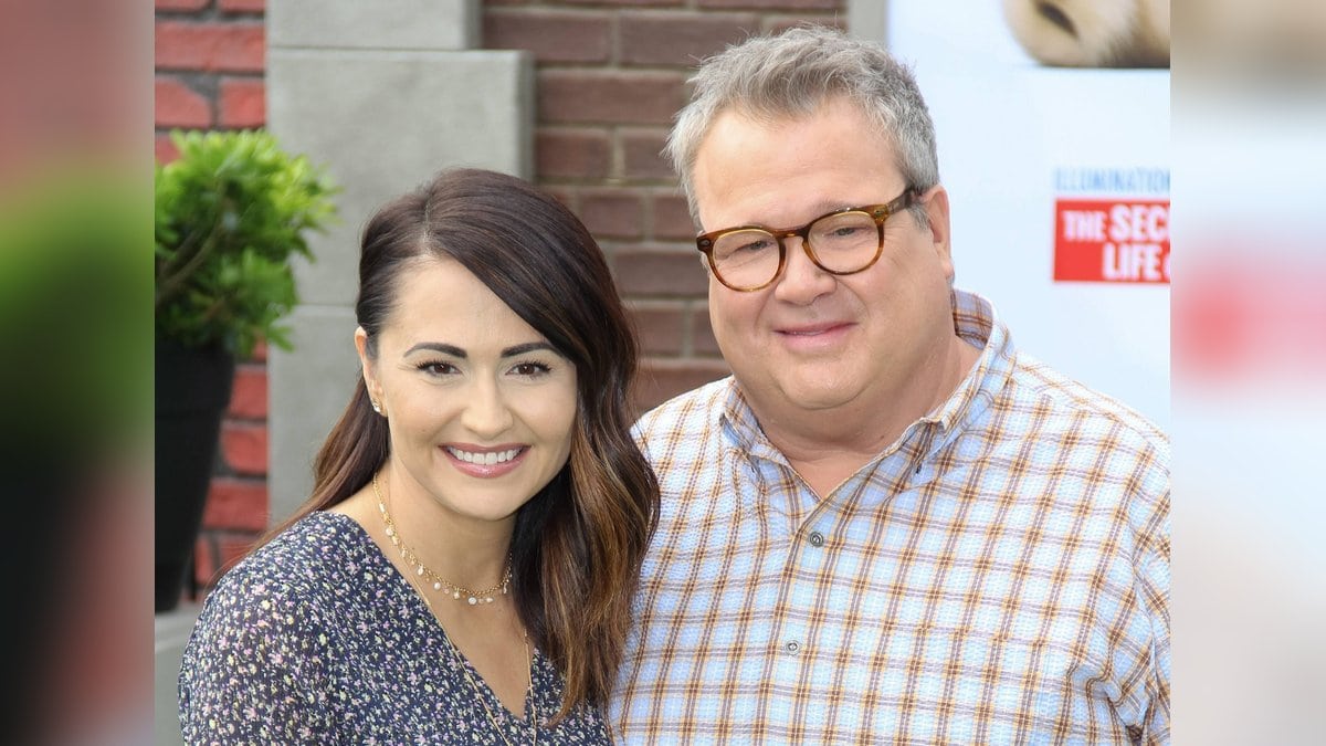 Eric Stonestreet mit seiner Verlobten Lindsay Schweitzer im Juni 2019 bei der Premiere von "Pets 2".. © imago images /Picturelux