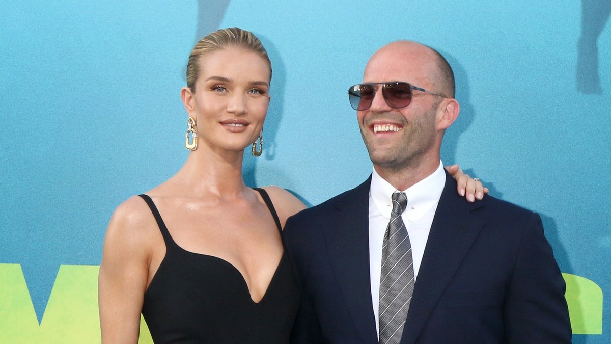 Rosie Huntington-Whiteley und Jason Statham auf einer Filmpremiere in Los Angeles.. © Kathy Hutchins/Shutterstock.com