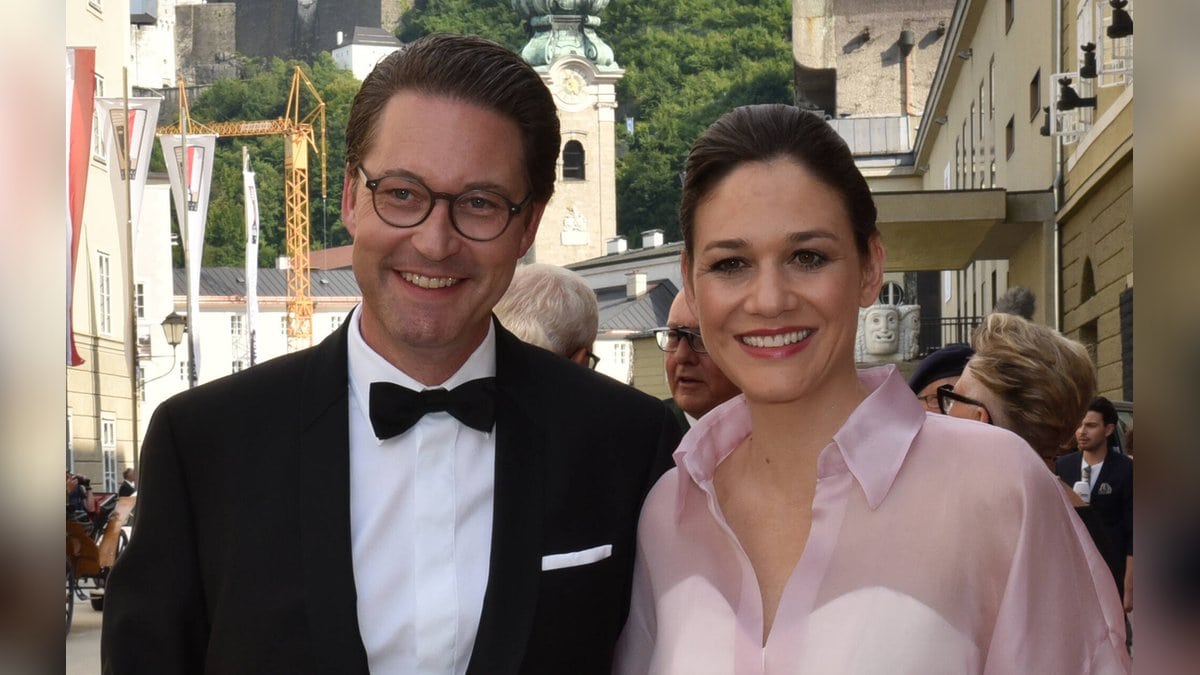 Andreas Scheuer und Julia Reuss bei den Salzburger Festspielen.. © imago/Manfred Siebinger