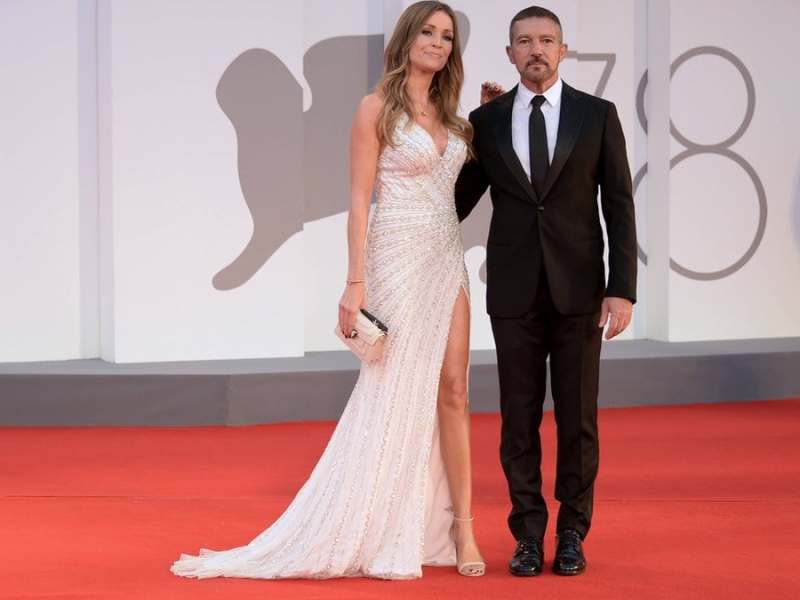 Antonio Banderas mit Nicole Kimpel in Venedig.. © imago images/Independent Photo Agency Int.