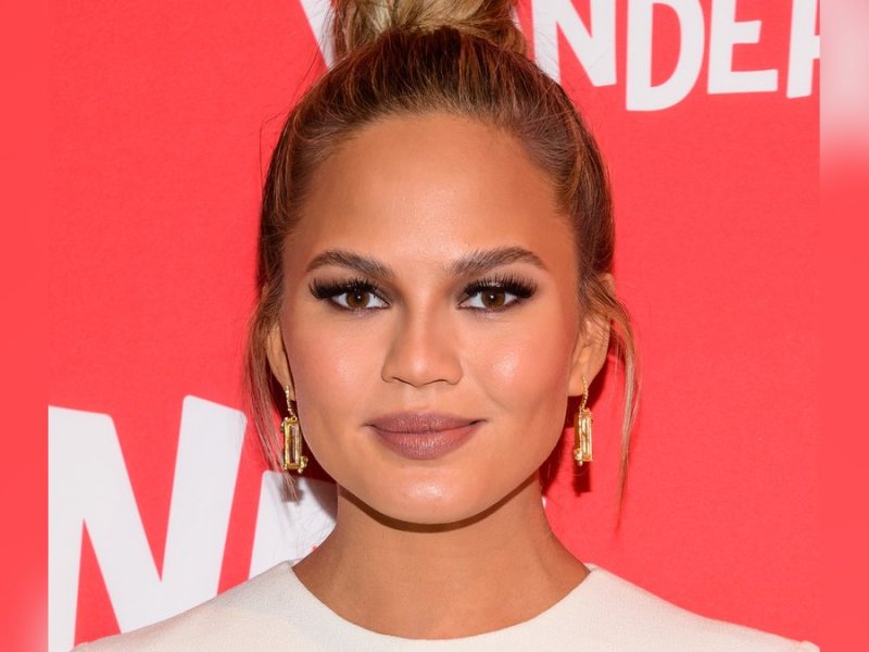 Chrissy Teigen will vom Alkohol loskommen.. © Sky Cinema/Shutterstock.com