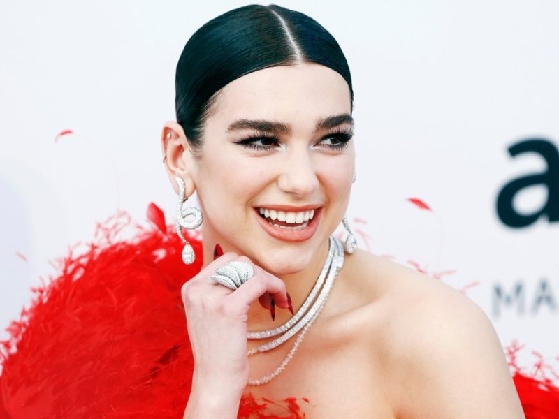 Dua Lipa hat ihre Teilnahme an der Met Gala abgesagt. © Andrea Raffin/Shutterstock