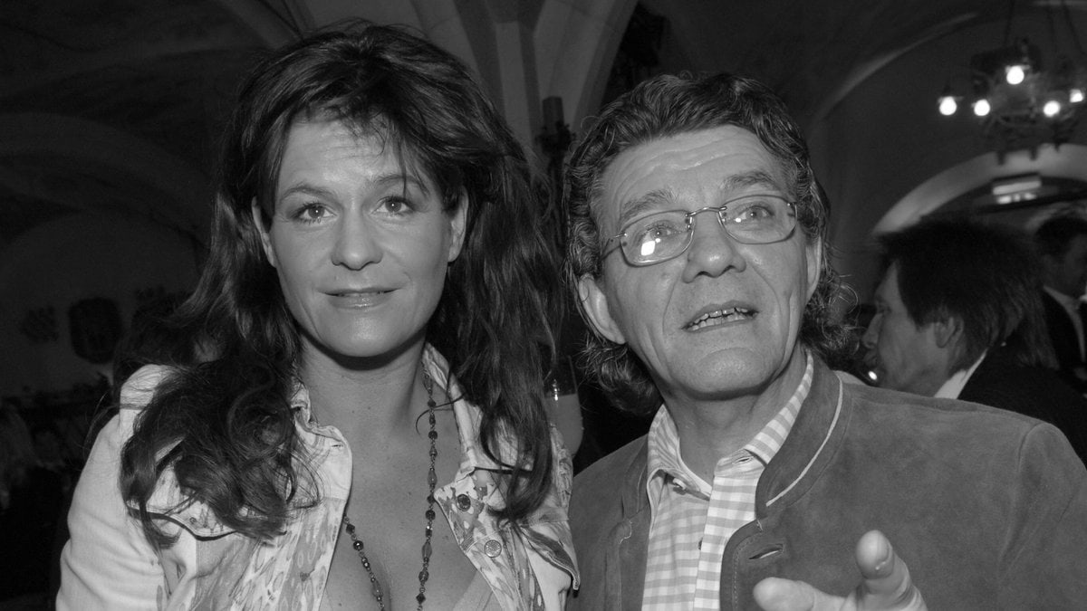 Andrea Berg trauert um ihren Musikproduzenten Eugen Römer (r.).. © imago/Stefan M Prager