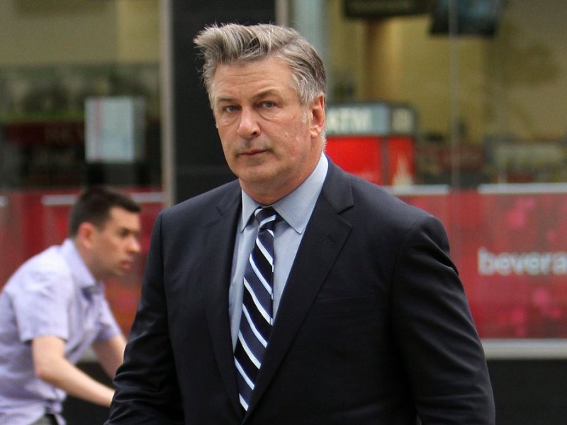 Alec Baldwin trauert um die Kamerafrau und seine "Freundin" Halyna Hutchins.. © acepixs/ImageCollect