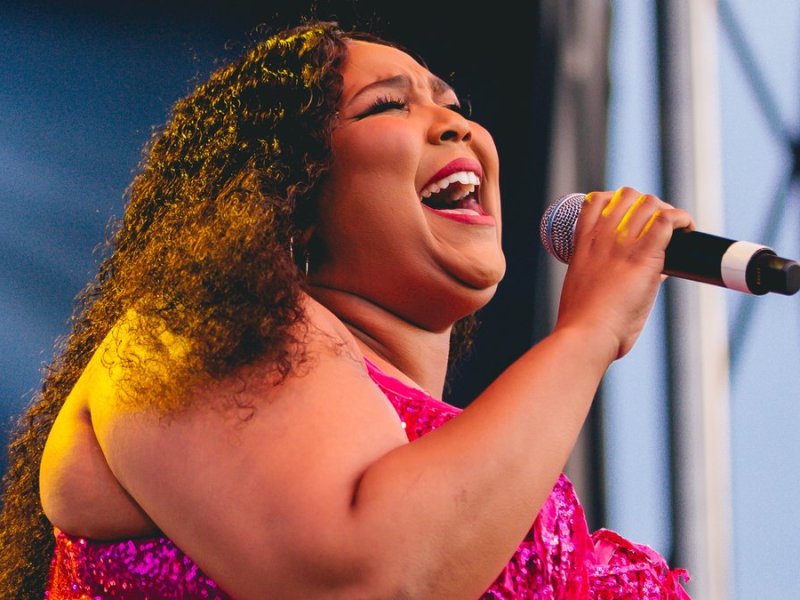 Lizzo begeistert mit einem aufwändigen Halloween-Kostüm.. © Tony Norkus/Shutterstock.com