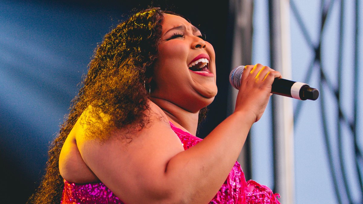 Lizzo begeistert mit einem aufwändigen Halloween-Kostüm.. © Tony Norkus/Shutterstock.com