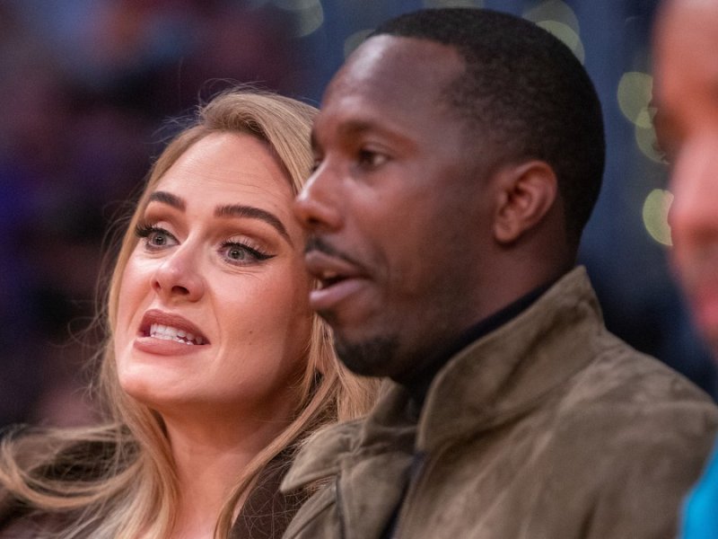 Gebannt fieberten Adele und ihr Freund Rich Paul bei einem NBA-Spiel der Los Angeles Lakers mit.. © 2021 Los Angeles Times