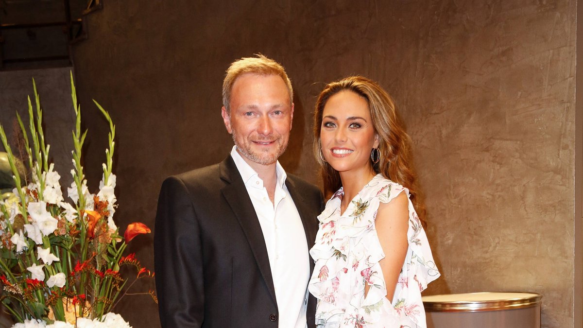 FDP-Chef Christian Lindner und RTL-Reporterin Franca Lehfeldt bei einem gemeinsamen Auftritt.. © imago/Eventpress