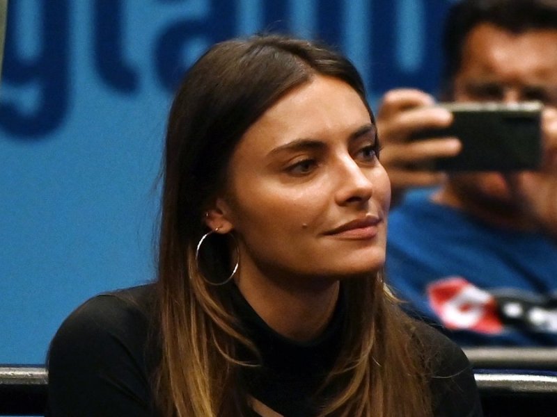 Sophia Thomalla bei Alexander Zverevs Tennisspiel gegen Filip Krajinovic beim Erste Bank Open Tennisturnier am Dienstag in der Wiener Stadthalle.. © Thomas Kronsteiner/Getty Images