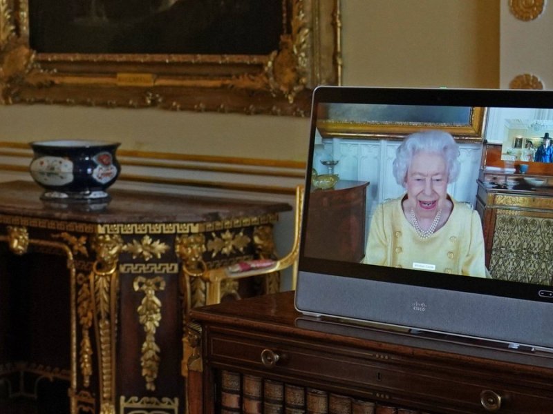 Queen Elizabeth II. in einem Videocall aus Schloss Windsor.. © imago/i Images