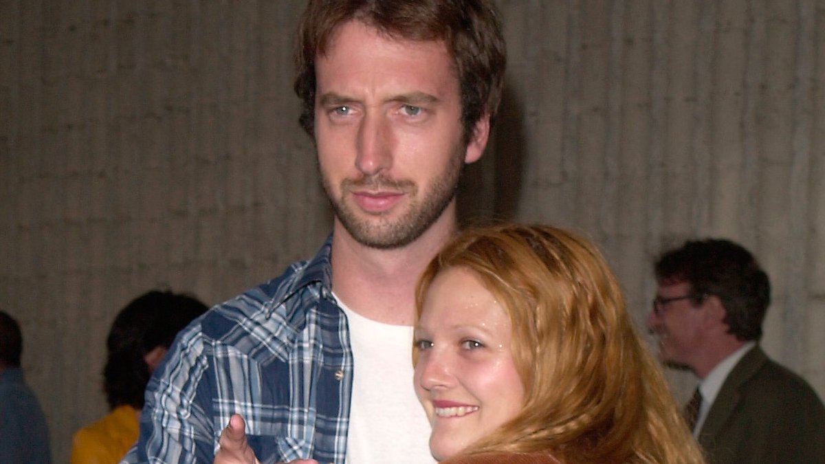 Tom Green und Drew Barrymore 2000 bei einer Filmpremiere.. © Featureflash Photo Agency/Shutterstock.com