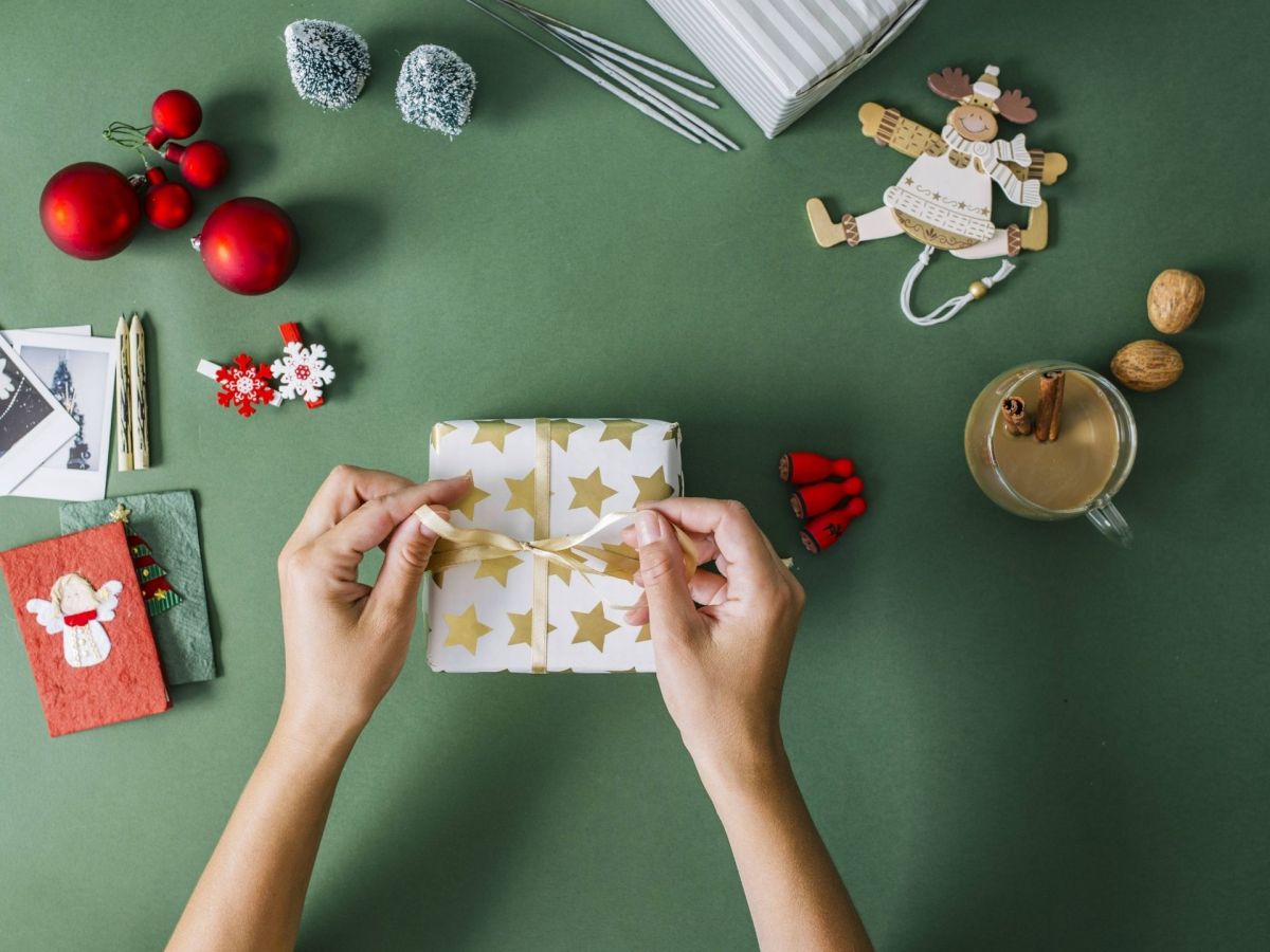 HÃ¤nde verpacken Geschenk