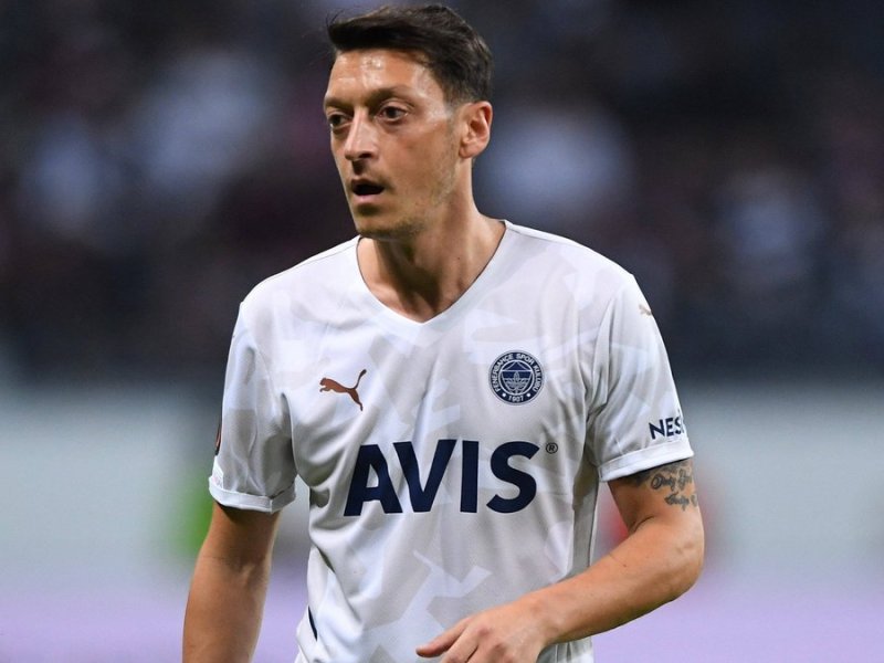 Mesut Özil steht beim türkischen Fußballklub Fenerbahçe unter Vertrag.. © imago images/Revierfoto