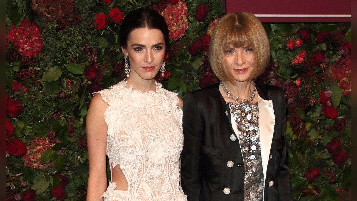 Anna Wintour (r.) und Tochter Bee Shaffer 2019 auf dem roten Teppich in London.. © imago images/Landmark Media