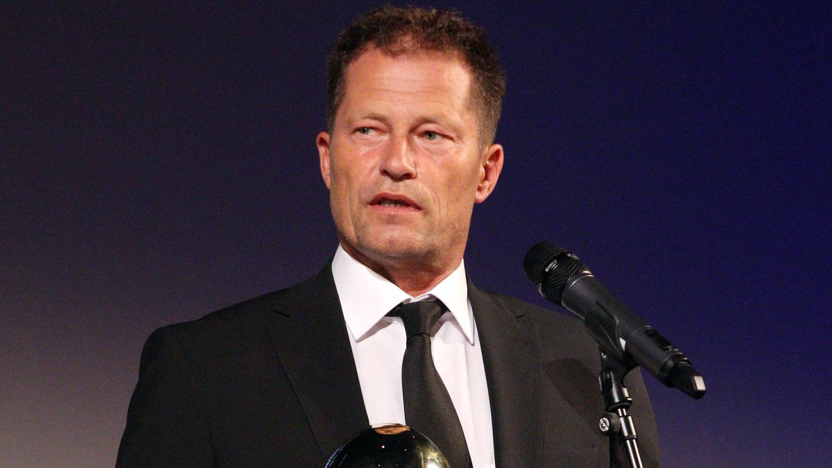 Til Schweiger hat sich den Magen verdorben.. © imago/Future Image