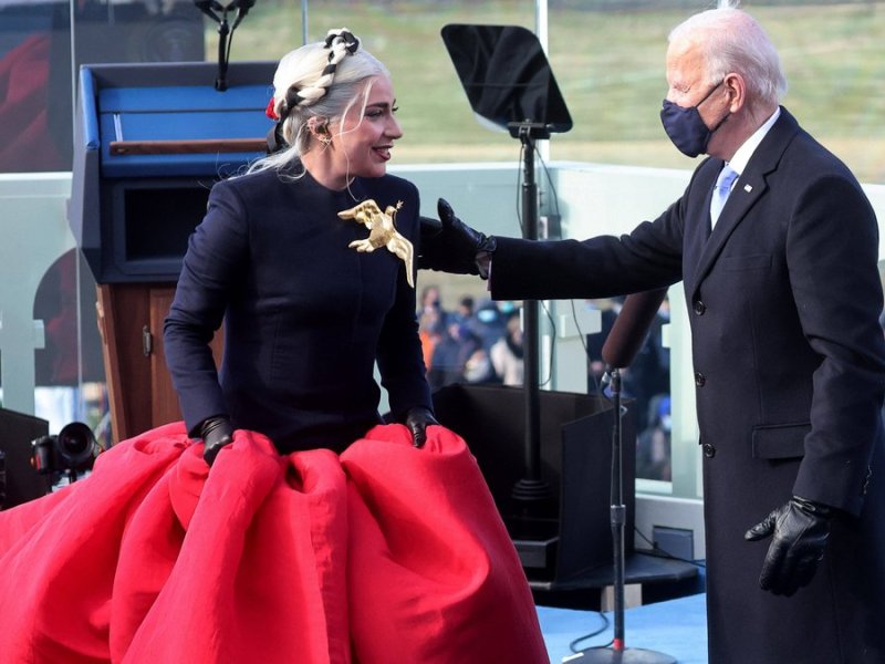 Lady Gaga performte in einem kugelsicheren Kleid bei der Amtseinführung von US-Präsident Joe Biden.. © imago/Lagencia