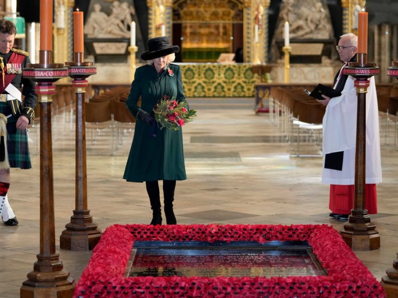 Herzogin Camilla am Grabmal des unbekannten Soldaten.. © imago/i Images