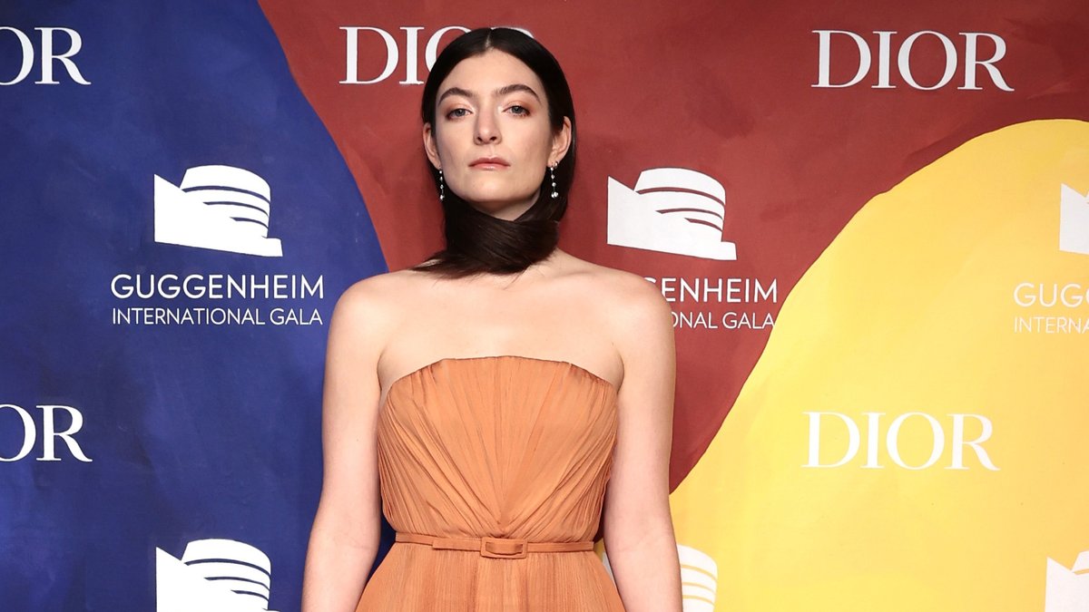 Lorde bei ihrem Auftritt auf einer New Yorker Gala.. © Dimitrios Kambouris/Getty Images for Solomon R. Guggenheim Museum