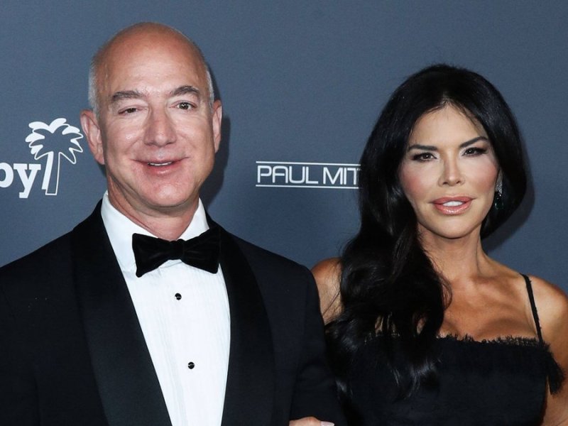 Jeff Bezos und Lauren Sanchez bei der "Baby 2 Baby"-Wohltätigkeitsgala am Wochenende in Los Angeles.. © imago/NurPhoto