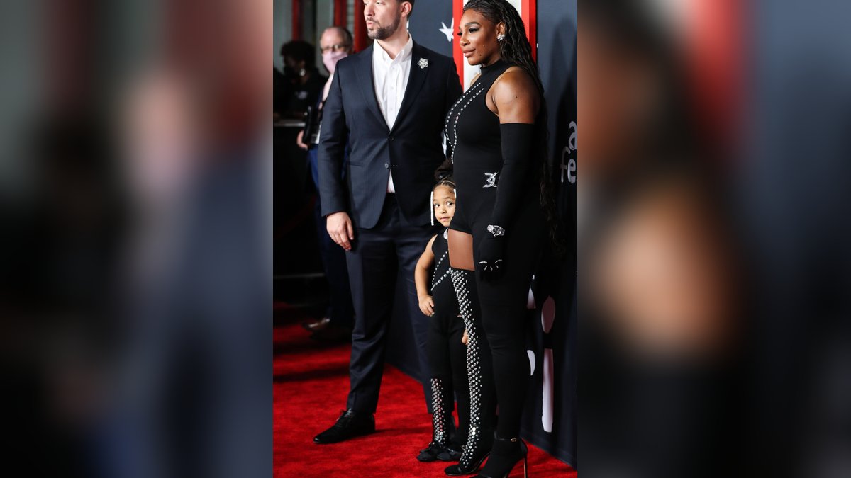 Alexis Ohanian (li.) und Serena Williams mit Tochter Alexis Olympia in Los Angeles.. © imago/NurPhoto