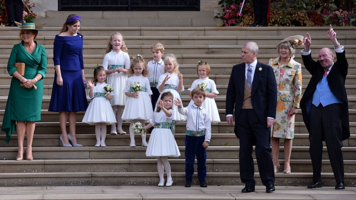 Im Oktober 2018 feierte George Brooksbank (ganz rechts) noch überglücklich die Hochzeit seines Sohnes