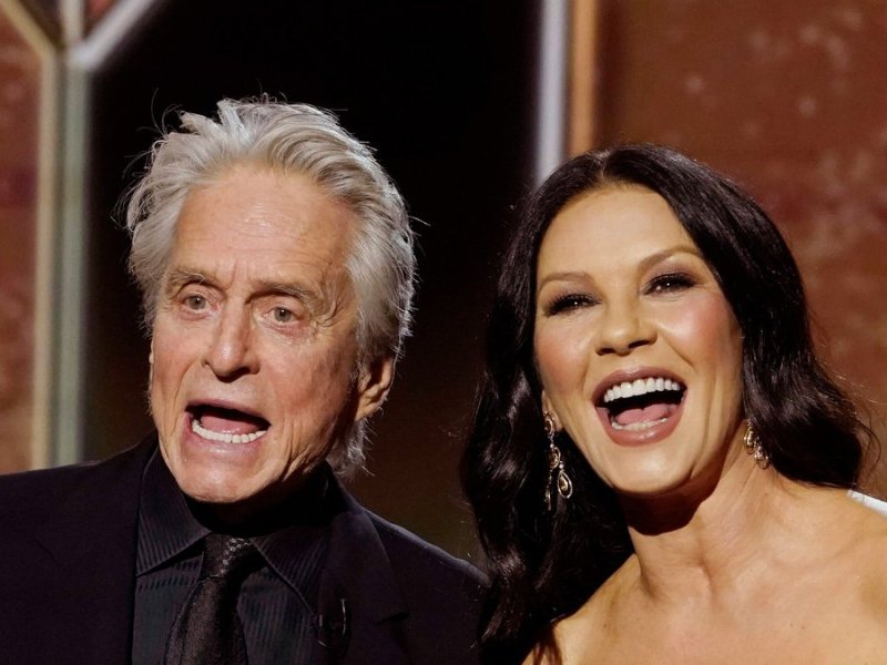 Michael Douglas und Catherine Zeta-Jones bei der Verleihung des Golden Globe Awards im Frühjahr 2021.. © imago/ZUMA Press