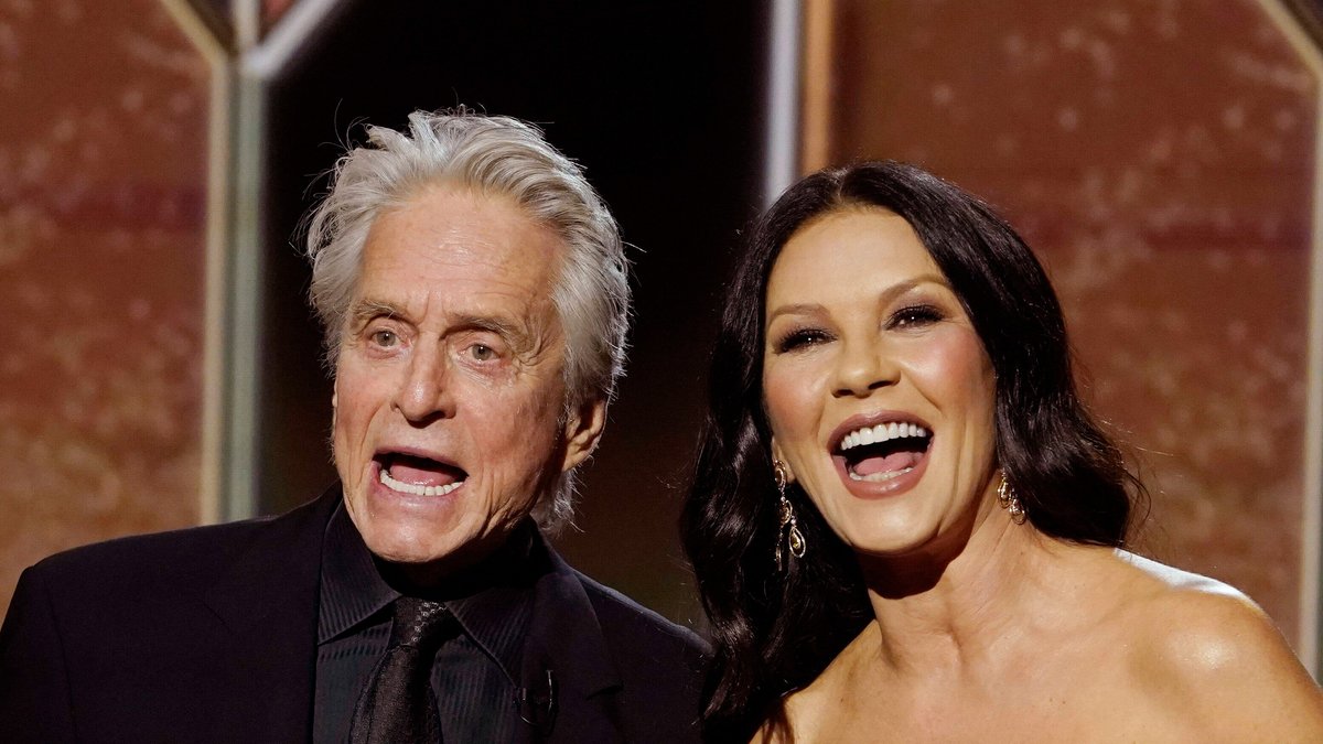 Michael Douglas und Catherine Zeta-Jones bei der Verleihung des Golden Globe Awards im Frühjahr 2021.. © imago/ZUMA Press